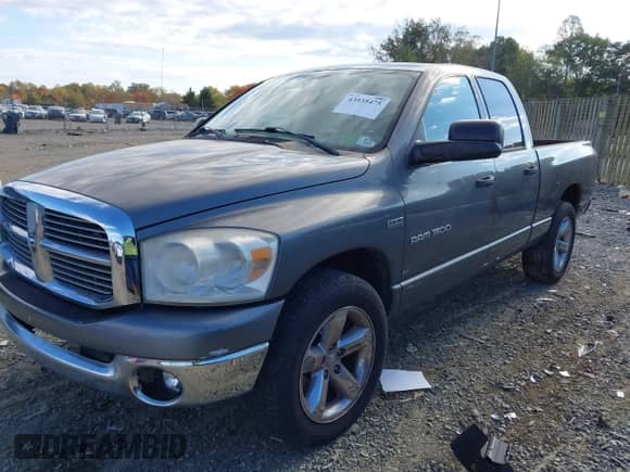2007 Dodge 1500 SLT with VIN 1D7HA18267S196252, listed as a IAAI auction lot 43535475 with 188,301 mi miles and . Bid and sale history available at DreamBid. Image 2.