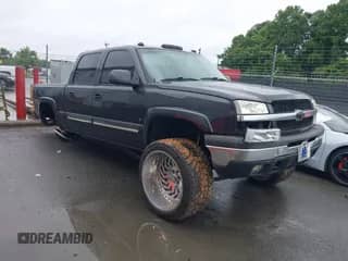 2005 Chevrolet Silverado 1500 LS z VIN 2GCEK13T751112169, wystawiony jako IAAI lot #42206776 z przebiegiem 218 581 mil mil oraz . Historia ofert i sprzedaży dostępna na DreamBid. Obrazek 1.