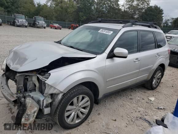 2011 Subaru Forester X Limited z VIN JF2SHBEC8BH748758, wystawiony jako Copart lot #85281055 z przebiegiem 134 632 mil mil oraz Szkoda całkowita • Salvage title. Historia ofert i sprzedaży dostępna na DreamBid. Obrazek 1.