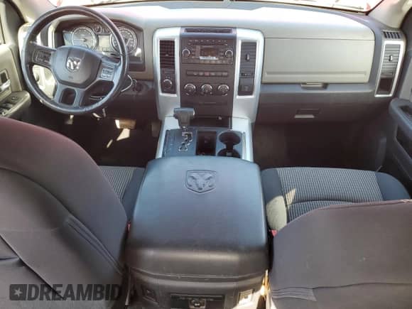 2012 Ram 1500 Big Horn z VIN 1C6RD7LT0CS274468, wystawiony jako Copart lot #85886125 z przebiegiem 109 146 mil mil oraz Szkoda całkowita • Salvage title. Historia ofert i sprzedaży dostępna na DreamBid. Obrazek 8.