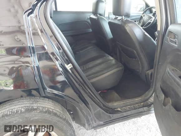 2013 Chevrolet Equinox LT с VIN 2GNALDEK2D1146219, выставлен на аукционе IAAI как лот 43211705 с пробегом 215 855 миль миль и . История ставок и продаж доступна на DreamBid. Изображение 8.