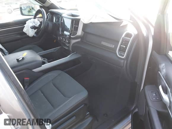 2022 Ram 1500 Big Horn z VIN 1C6RREBG4NN190651, wystawiony jako IAAI lot #41325932 z przebiegiem 31 856 mil mil oraz . Historia ofert i sprzedaży dostępna na DreamBid. Obrazek 5.