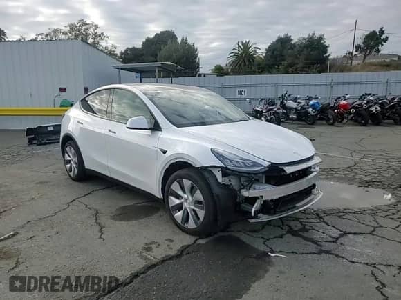 2023 Tesla Model Y Long Range with VIN 7SAYGDEE3PA150240, listed as a Copart auction lot 86333365 with 13,498 mi miles and Salvage title. Bid and sale history available at DreamBid. Image 13.