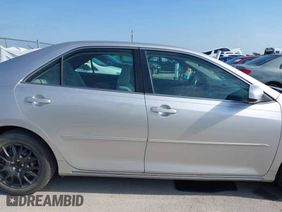 2013 Toyota Camry LE z VIN 4T1BD1FK1DU070466, wystawiony jako IAAI lot #42118169 z przebiegiem 144 680 mil mil oraz . Historia ofert i sprzedaży dostępna na DreamBid. Obrazek 14.