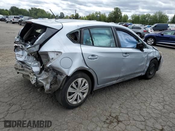 2018 Subaru Impreza с VIN 4S3GTAA67J3742197, выставлен на аукционе Copart как лот 69101195 с пробегом Не указан миль и Списание • Salvage title. История ставок и продаж доступна на DreamBid. Изображение 3.