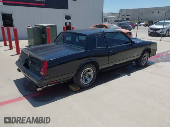 1988 Chevrolet Monte Carlo с VIN 1G1GZ11G1JP114404, выставлен на аукционе IAAI как лот 42528288 с пробегом 7 662 миль миль и . История ставок и продаж доступна на DreamBid. Изображение 4.