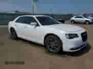2017 Chrysler 300 S с VIN 2C3CCAGG6HH607724, выставлен на аукционе Copart как лот 60029575 с пробегом 72 819 миль миль и Чистый • Clean title. История ставок и продаж доступна на DreamBid. Изображение 4.