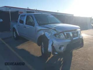 2015 Nissan Frontier SV z VIN 1N6AD0ER3FN707974, wystawiony jako IAAI lot #41213578 z przebiegiem 121 326 mil mil oraz . Historia ofert i sprzedaży dostępna na DreamBid. Obrazek 1.