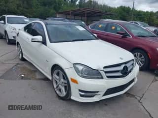 2012 Mercedes-Benz C 250 с VIN WDDGJ4HB4CF756706, выставлен на аукционе IAAI как лот 43286137 с пробегом 150 027 миль миль и . История ставок и продаж доступна на DreamBid. Изображение 1.