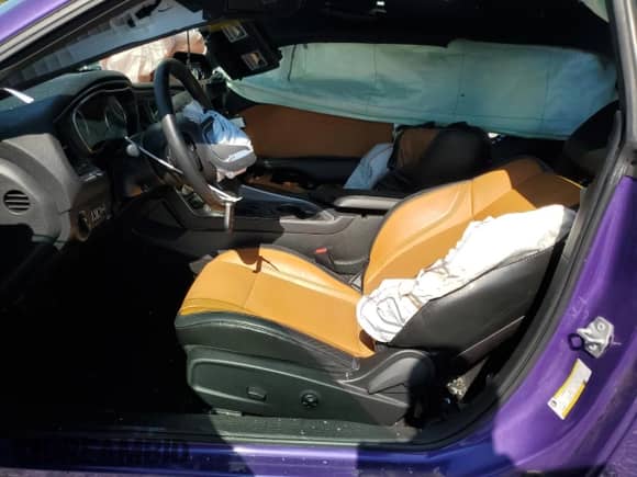 2019 Dodge Challenger SXT z VIN 2C3CDZAGXKH701391, wystawiony jako Copart lot #71412865 z przebiegiem 145 999 mil mil oraz Szkoda całkowita • Salvage title. Historia ofert i sprzedaży dostępna na DreamBid. Obrazek 7.