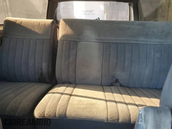 1988 Chevrolet Suburban с VIN 1GNEV16K8JF197267, выставлен на аукционе Copart как лот 72176994 с пробегом 411 769 миль миль и Чистый • Clean title. История ставок и продаж доступна на DreamBid. Изображение 10.