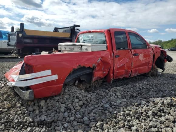 2004 Dodge 2500 SLT with VIN 3D7KU28C94G210627, listed as a Copart auction lot 61840375 with 261,911 mi miles and Salvage title. Bid and sale history available at DreamBid. Image 3.
