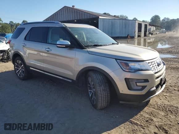 2017 Ford Explorer Platinum с VIN 1FM5K8HT7HGA15803, выставлен на аукционе Copart как лот 82446385 с пробегом 48 330 миль миль и Списание • Salvage title. История ставок и продаж доступна на DreamBid. Изображение 4.