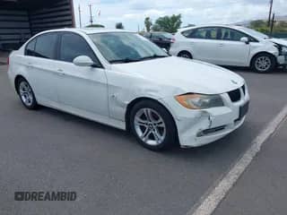 2008 BMW 3 Series 328i z VIN WBAVA33568K054461, wystawiony jako IAAI lot #42457933 z przebiegiem 112 434 mil mil oraz . Historia ofert i sprzedaży dostępna na DreamBid. Obrazek 1.