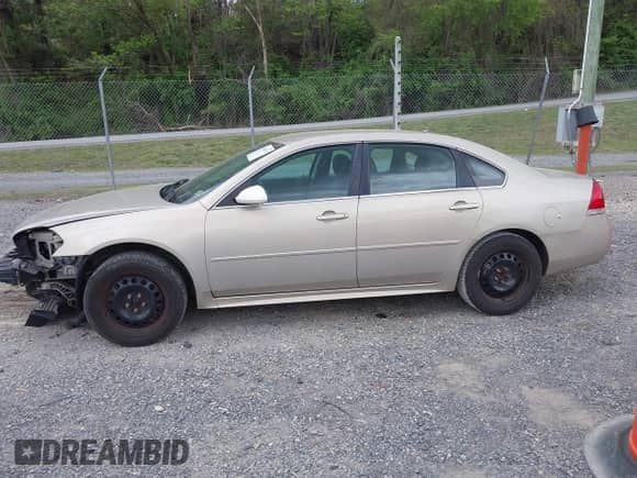 2012 Chevrolet Impala Police Police with VIN 2G1WD5E37C1202978, listed as a IAAI auction lot 42106770 with 198,664 mi miles and . Bid and sale history available at DreamBid. Image 14.
