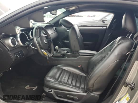 2009 Ford Mustang Shelby GT500 z VIN 1ZVHT88S795137917, wystawiony jako Copart lot #84049944 z przebiegiem 40 915 mil mil oraz Szkoda całkowita • Salvage title. Historia ofert i sprzedaży dostępna na DreamBid. Obrazek 7.