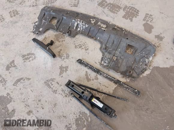 2015 Nissan Pathfinder SL z VIN 5N1AR2MN5FC655561, wystawiony jako IAAI lot #41582874 z przebiegiem 138 422 mil mil oraz . Historia ofert i sprzedaży dostępna na DreamBid. Obrazek 19.