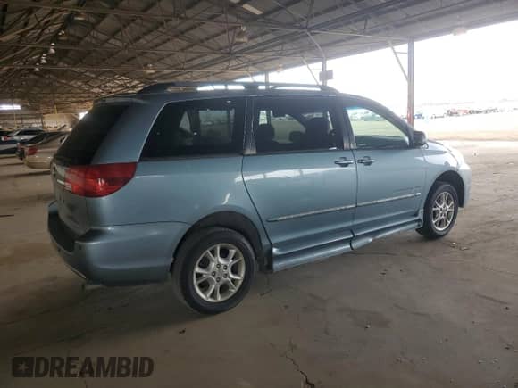 2004 Toyota Sienna XLE z VIN 5TDZA22CX4S194448, wystawiony jako Copart lot #56755535 z przebiegiem 102 504 mil mil oraz Czysty tytuł • Clean title. Historia ofert i sprzedaży dostępna na DreamBid. Obrazek 3.