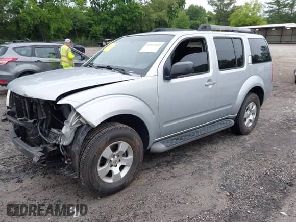 2007 Nissan Pathfinder S z VIN 5N1AR18U07C633724, wystawiony jako IAAI lot #42355262 z przebiegiem 108 829 mil mil oraz . Historia ofert i sprzedaży dostępna na DreamBid. Obrazek 2.