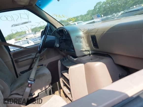 1994 Ford Econoline Cargo with VIN 1FBHE31H4RHB73551, listed as a IAAI auction lot 42572095 with Not provided miles and . Bid and sale history available at DreamBid. Image 5.