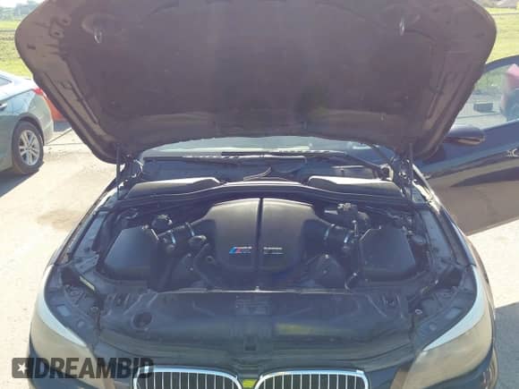 2007 BMW 5 Series M5 с VIN WBSNB93587CX06825, выставлен на аукционе IAAI как лот 42616016 с пробегом 146 118 миль миль и . История ставок и продаж доступна на DreamBid. Изображение 10.