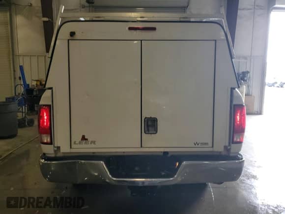 2017 Ram 1500 Tradesman z VIN 3C6JR7DG4HG564193, wystawiony jako Copart lot #81482635 z przebiegiem 160 727 mil mil oraz Czysty tytuł • Clean title. Historia ofert i sprzedaży dostępna na DreamBid. Obrazek 6.