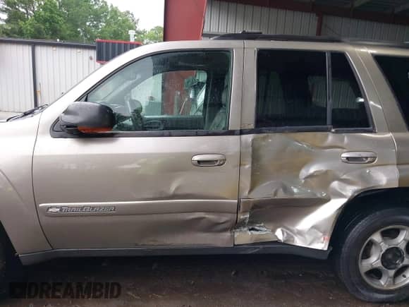 2002 Chevrolet TrailBlazer LS с VIN 1GNDS13S822136700, выставлен на аукционе IAAI как лот 42378755 с пробегом 250 026 миль миль и . История ставок и продаж доступна на DreamBid. Изображение 14.