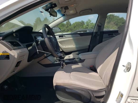 2017 Hyundai Sonata 2.4L z VIN 5NPE24AF9HH526300, wystawiony jako Copart lot #66720515 z przebiegiem 79 744 mil mil oraz Szkoda całkowita • Salvage title. Historia ofert i sprzedaży dostępna na DreamBid. Obrazek 7.