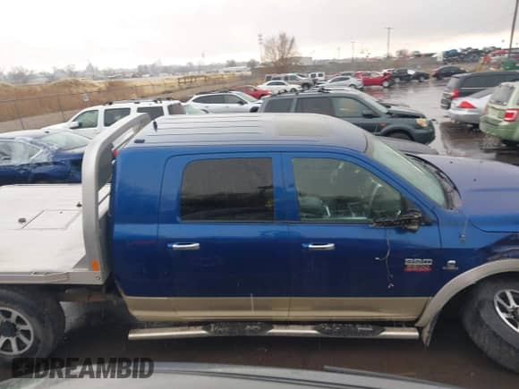 2010 Dodge 2500 SLT with VIN 3D7UT2HL1AG187447, listed as a IAAI auction lot 41241309 with 269,277 mi miles and . Bid and sale history available at DreamBid. Image 13.