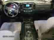 2015 Chevrolet Silverado 2500HD Work Truck z VIN 1GC2KUE86FZ133066, wystawiony jako Copart lot #58849085 z przebiegiem 204 242 mil mil oraz Szkoda całkowita • Salvage title. Historia ofert i sprzedaży dostępna na DreamBid. Obrazek 8.
