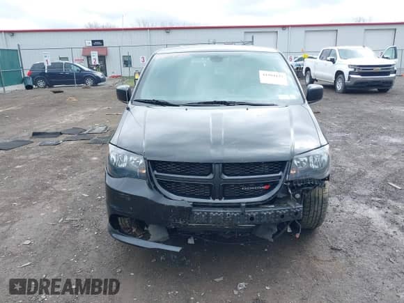 2019 Dodge Grand Caravan SE z VIN 2C4RDGBG8KR524598, wystawiony jako IAAI lot #41904137 z przebiegiem 108 308 mil mil oraz . Historia ofert i sprzedaży dostępna na DreamBid. Obrazek 12.