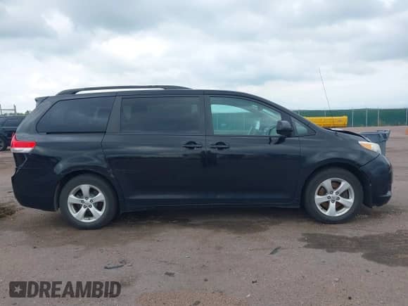 2012 Toyota Sienna LE AAS with VIN 5TDKK3DCXCS257757, listed as a IAAI auction lot 42850535 with 196,046 mi miles and . Bid and sale history available at DreamBid. Image 14.