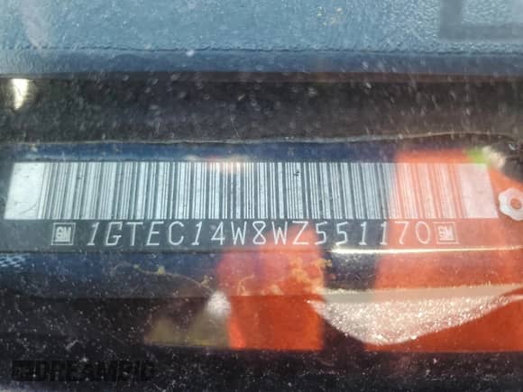 1998 GMC Sierra 1500 z VIN 1GTEC14W8WZ551170, wystawiony jako Copart lot #57386035 z przebiegiem 157 360 mil mil oraz Szkoda całkowita • Salvage title. Historia ofert i sprzedaży dostępna na DreamBid. Obrazek 13.