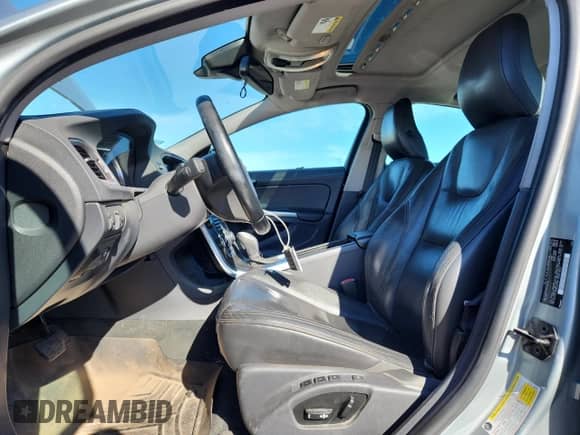 2013 Volvo S60 T6 R-Design Platinum с VIN YV1902FH1D2230439, выставлен на аукционе Copart как лот 85838645 с пробегом 62 484 миль миль и Списание • Salvage title. История ставок и продаж доступна на DreamBid. Изображение 7.