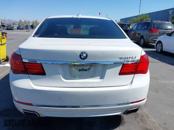 2013 BMW 7 Series 740Li with VIN WBAYE4C56DD137068, listed as a IAAI auction lot 43089051 with 161,989 mi miles and . Bid and sale history available at DreamBid. Image 16.