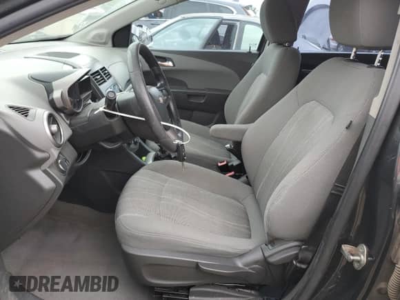 2014 Chevrolet Sonic LT с VIN 1G1JD5SH8E4158135, выставлен на аукционе Copart как лот 54750675 с пробегом 137 112 миль миль и Чистый • Clean title. История ставок и продаж доступна на DreamBid. Изображение 7.