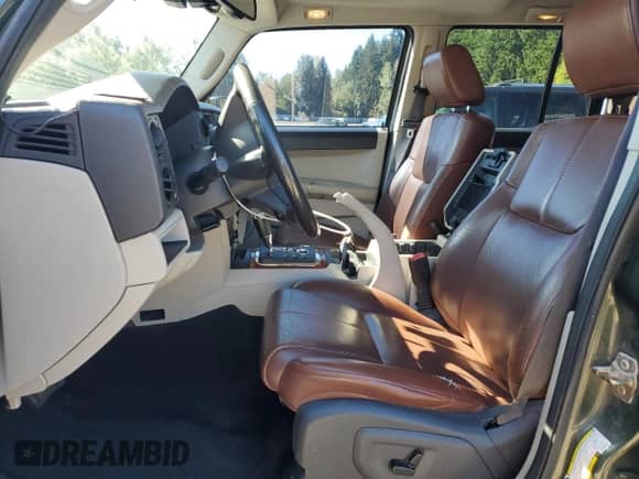 2006 Jeep Commander Limited с VIN 1J8HG58206C364209, выставлен на аукционе Copart как лот 69515845 с пробегом 149 198 миль миль и Списание • Salvage title. История ставок и продаж доступна на DreamBid. Изображение 7.