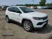 2024 Jeep Compass Latitude Lux с VIN 3C4NJDFN5RT150215, выставлен на аукционе Copart как лот 59351175 с пробегом 11 295 миль миль и Списание • Salvage title. История ставок и продаж доступна на DreamBid. Изображение 4.