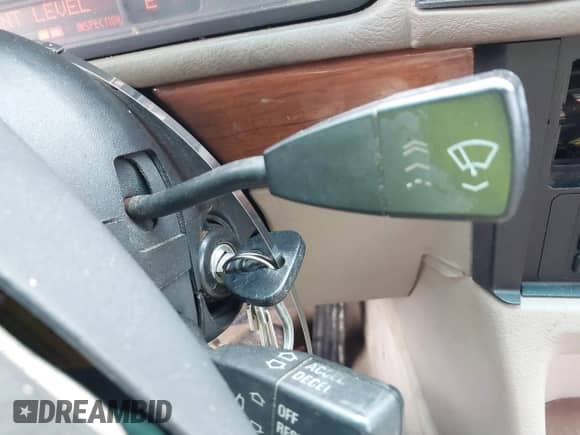 1991 BMW 5 Series z VIN WBAHD6311MBJ59728, wystawiony jako IAAI lot #41992199 z przebiegiem 295 646 mil mil oraz . Historia ofert i sprzedaży dostępna na DreamBid. Obrazek 11.