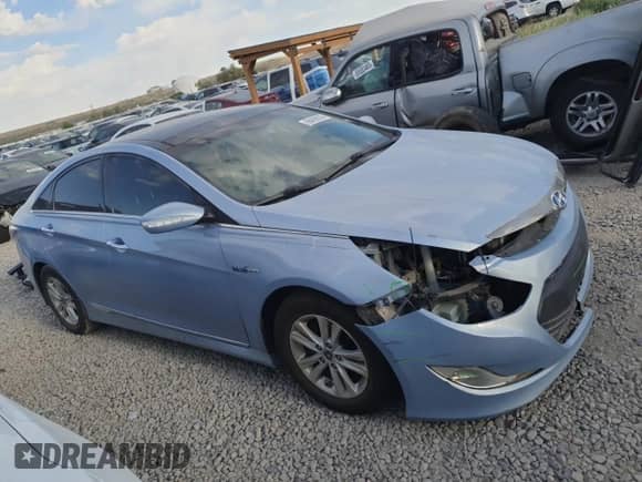 2013 Hyundai Sonata with VIN KMHEC4A42DA076255, listed as a Copart auction lot 68496555 with 125,386 mi miles and Salvage title. Bid and sale history available at DreamBid. Image 4.