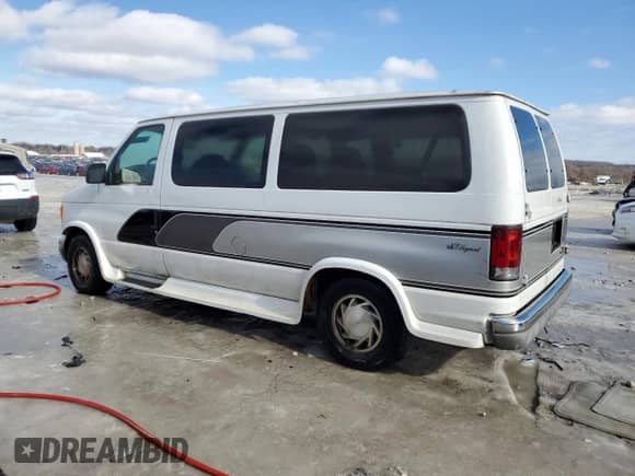 2002 Ford Econoline Cargo z VIN 1FDRE14WX2HB48802, wystawiony jako Copart lot #44194335 z przebiegiem 140 559 mil mil oraz Czysty tytuł • Clean title. Historia ofert i sprzedaży dostępna na DreamBid. Obrazek 2.