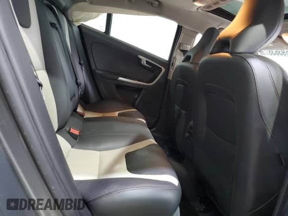 2016 Volvo S60 T5 Platinum с VIN YV4612UM4G2002099, выставлен на аукционе Copart как лот 69363875 с пробегом 81 956 миль миль и Списание • Salvage title. История ставок и продаж доступна на DreamBid. Изображение 10.