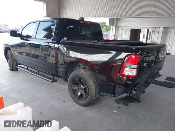 2020 Ram 1500 Big Horn z VIN 1C6RREFT0LN373453, wystawiony jako IAAI lot #42589862 z przebiegiem 93 768 mil mil oraz . Historia ofert i sprzedaży dostępna na DreamBid. Obrazek 3.