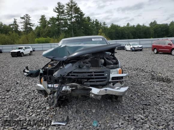 2003 GMC Sierra 1500 z VIN 2GTEC19V131405293, wystawiony jako Copart lot #72332904 z przebiegiem 71 168 mil mil oraz Szkoda całkowita • Salvage title. Historia ofert i sprzedaży dostępna na DreamBid. Obrazek 5.