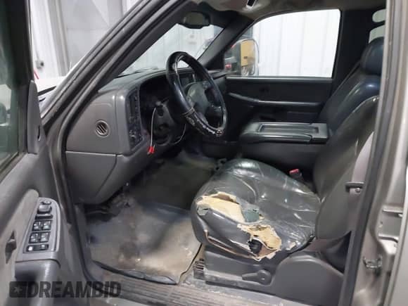 2003 Chevrolet Silverado 1500HD LT with VIN 1GCGK13U23F142493, listed as a IAAI auction lot 41354080 with 256,725 mi miles and . Bid and sale history available at DreamBid. Image 5.