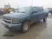 2011 Chevrolet Silverado 1500 LT z VIN 1GCRKSE32BZ174778, wystawiony jako IAAI lot #43409106 z przebiegiem 169 793 mil mil oraz . Historia ofert i sprzedaży dostępna na DreamBid. Obrazek 17.