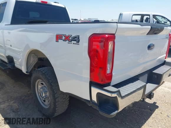 2023 Ford F-250 XL с VIN 1FT7X2BA7PEC61862, выставлен на аукционе IAAI как лот 42893994 с пробегом 110 561 миль миль и . История ставок и продаж доступна на DreamBid. Изображение 3.