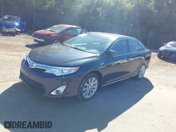 2013 Toyota Camry LE z VIN 4T1BD1FK8DU083389, wystawiony jako IAAI lot #43500060 z przebiegiem 201 004 mil mil oraz . Historia ofert i sprzedaży dostępna na DreamBid. Obrazek 2.