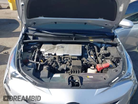 2017 Toyota Prius Two z VIN JTDKBRFU6H3567132, wystawiony jako IAAI lot #43173871 z przebiegiem 101 878 mil mil oraz . Historia ofert i sprzedaży dostępna na DreamBid. Obrazek 10.