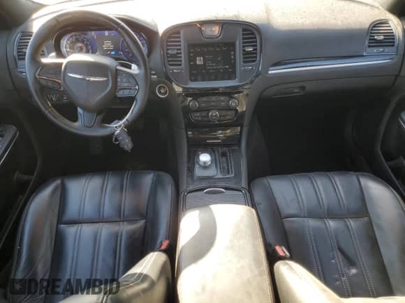 2018 Chrysler 300 S с VIN 2C3CCAGG3JH141353, выставлен на аукционе Copart как лот 84542755 с пробегом 52 698 миль миль и Чистый • Clean title. История ставок и продаж доступна на DreamBid. Изображение 8.
